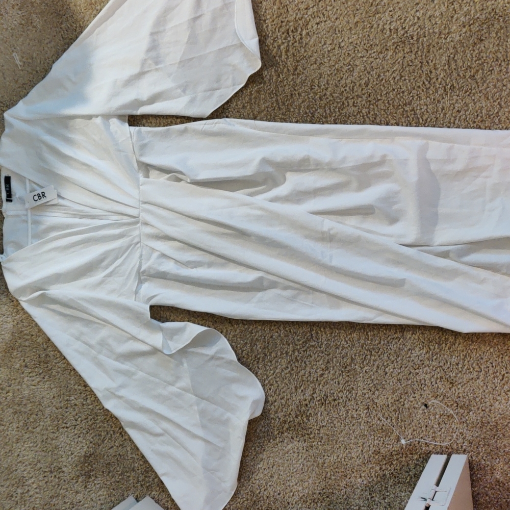 Cbr nwt white dress